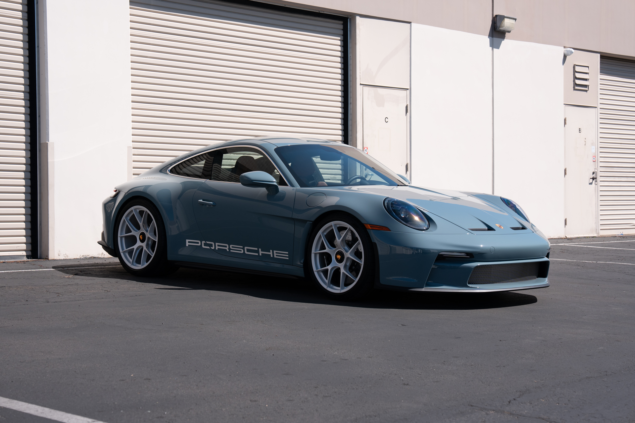 Used 2024 Porsche 911 S/T RWD image 10