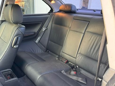 Used 2004 BMW 325Ci image 9