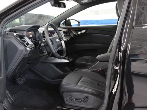 Used 2024 Audi Q4 e-tron Premium Plus image 29