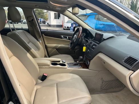 Used 2010 Mercedes-Benz C 300 Sport image 23