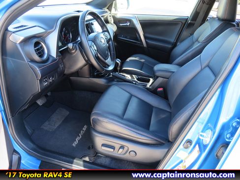 Used 2017 Toyota RAV4 SE image 7