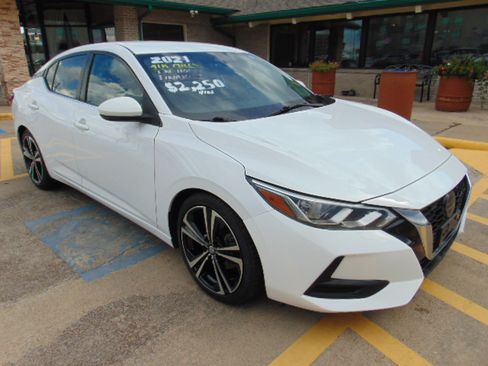 Used 2021 Nissan Sentra S image 1