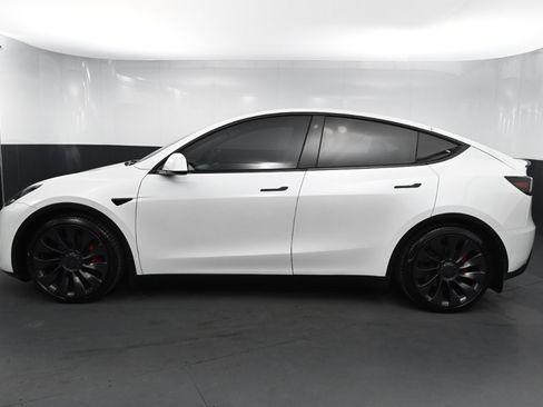 Used 2021 Tesla Model Y Performance image 2