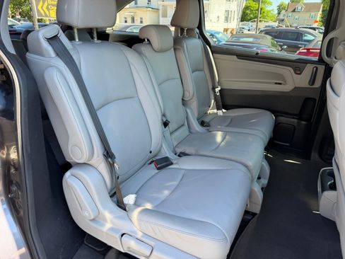 Used 2019 Honda Odyssey EX-L w/ RES & Navigation image 20