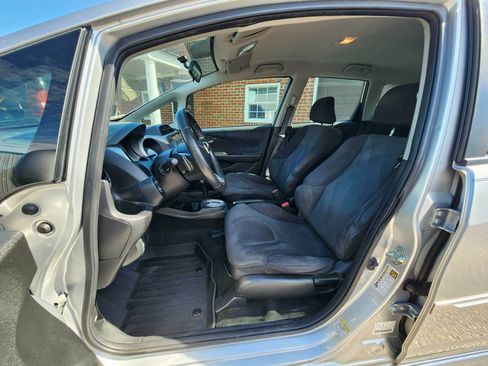 Used 2011 Honda Fit Sport image 12