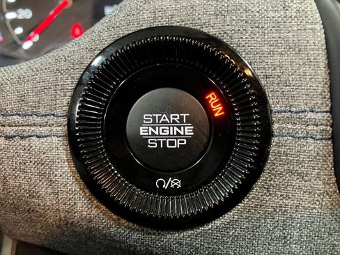 Used 2025 Jeep Compass Latitude image 14