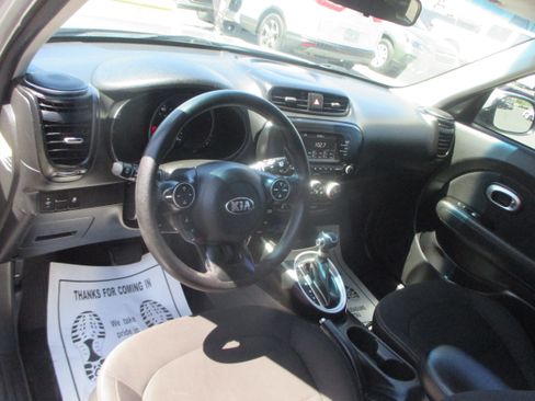 Used 2018 Kia Soul UNAVAIL FWD image 7