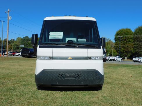 New 2025 Chevrolet Brightdrop 400 image 7