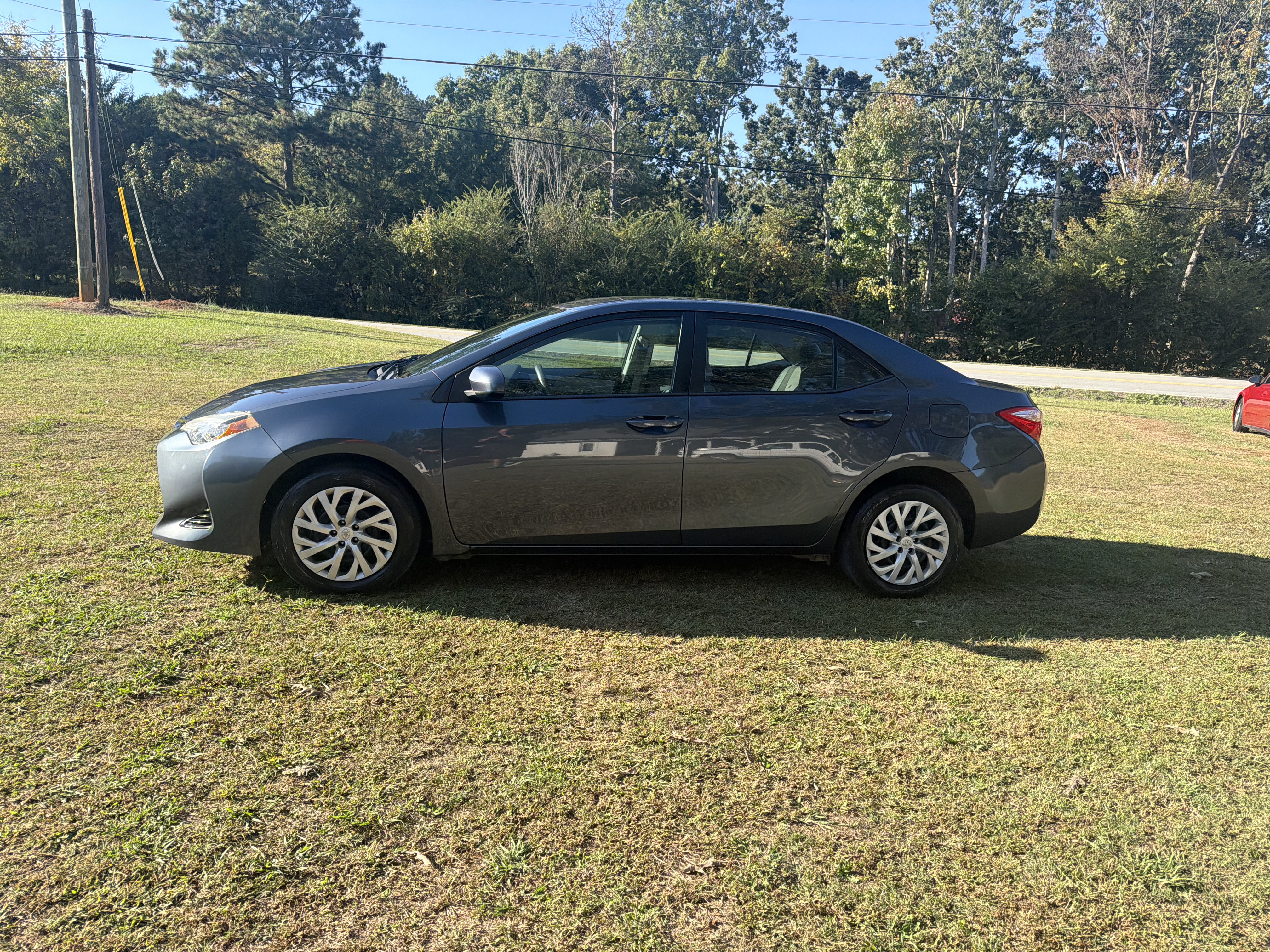 Used 2017 Toyota Corolla LE FWD image 37