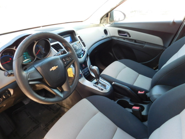 Used 2016 Chevrolet Cruze Limited LS Sedan FWD image 11