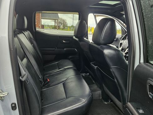 Used 2019 Toyota Tacoma image 15