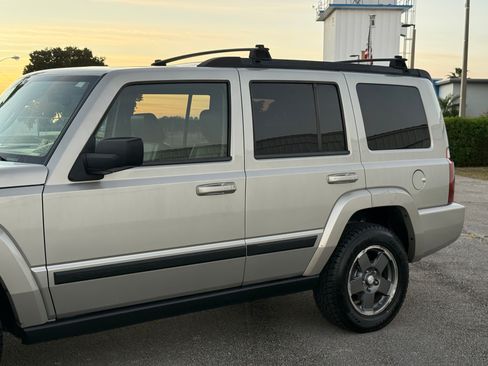 Used 2008 Jeep Commander Sport image 21