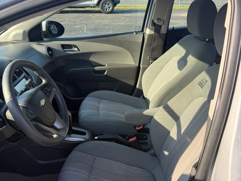 Used 2016 Chevrolet Sonic LT image 6