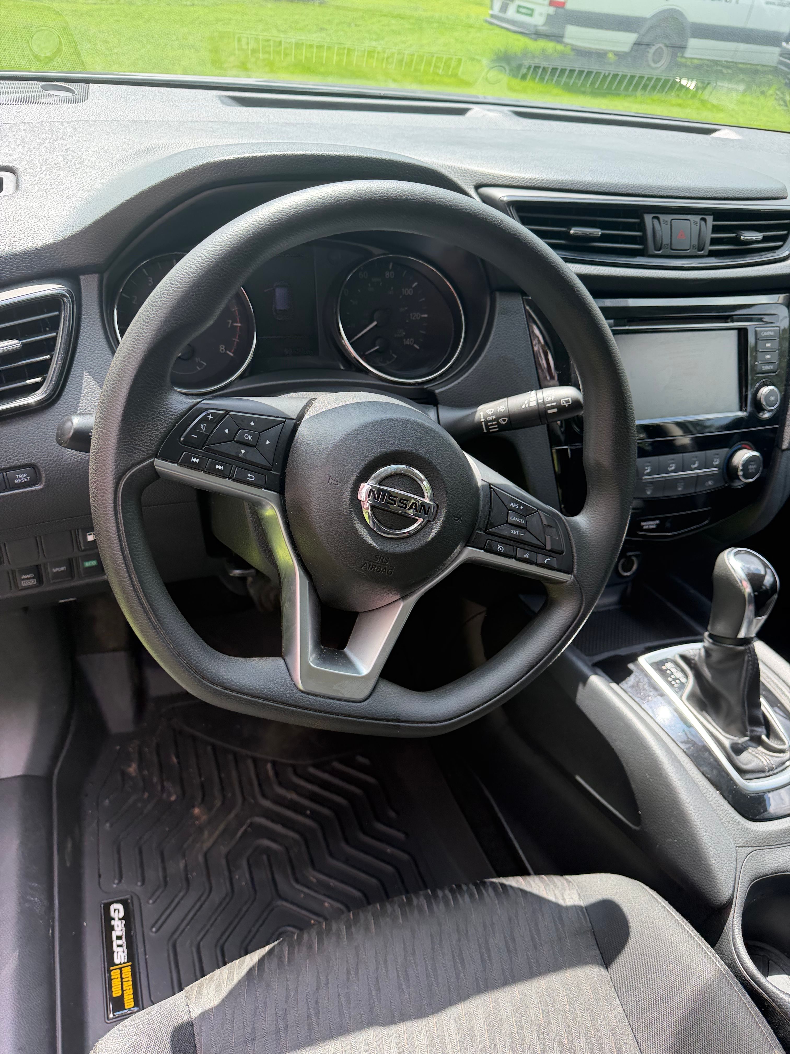 Used 2018 Nissan Rogue AWD image 23