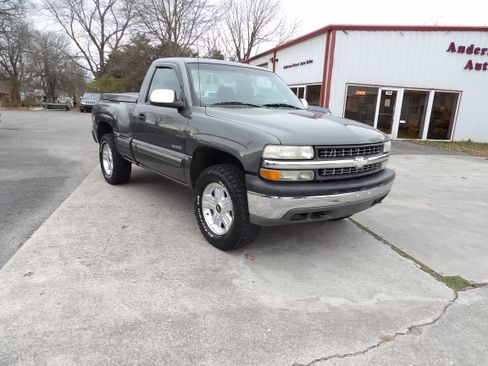 Used 2001 Chevrolet Silverado 1500 LS image 4