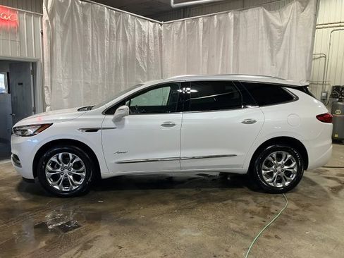 Used 2020 Buick Enclave Avenir image 4