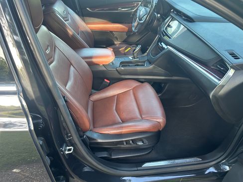 Used 2019 Cadillac XT5 AWD Luxury image 11