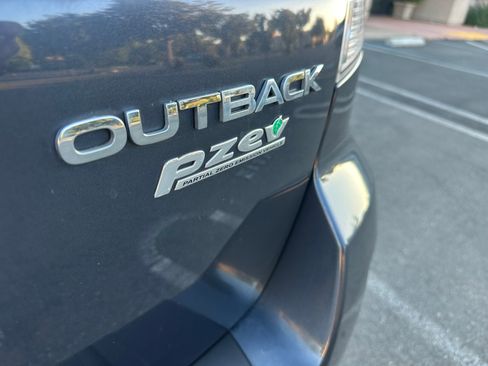 Used 2014 Subaru Outback 2.5i Premium Wagon 4D AWD/4WD image 8