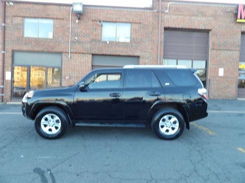 Used 2014 Toyota 4Runner SR5 image 18