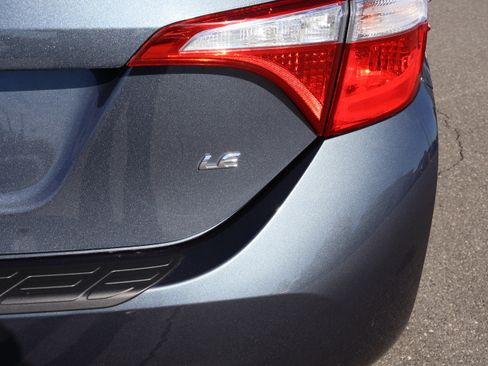 Used 2015 Toyota Corolla LE image 11