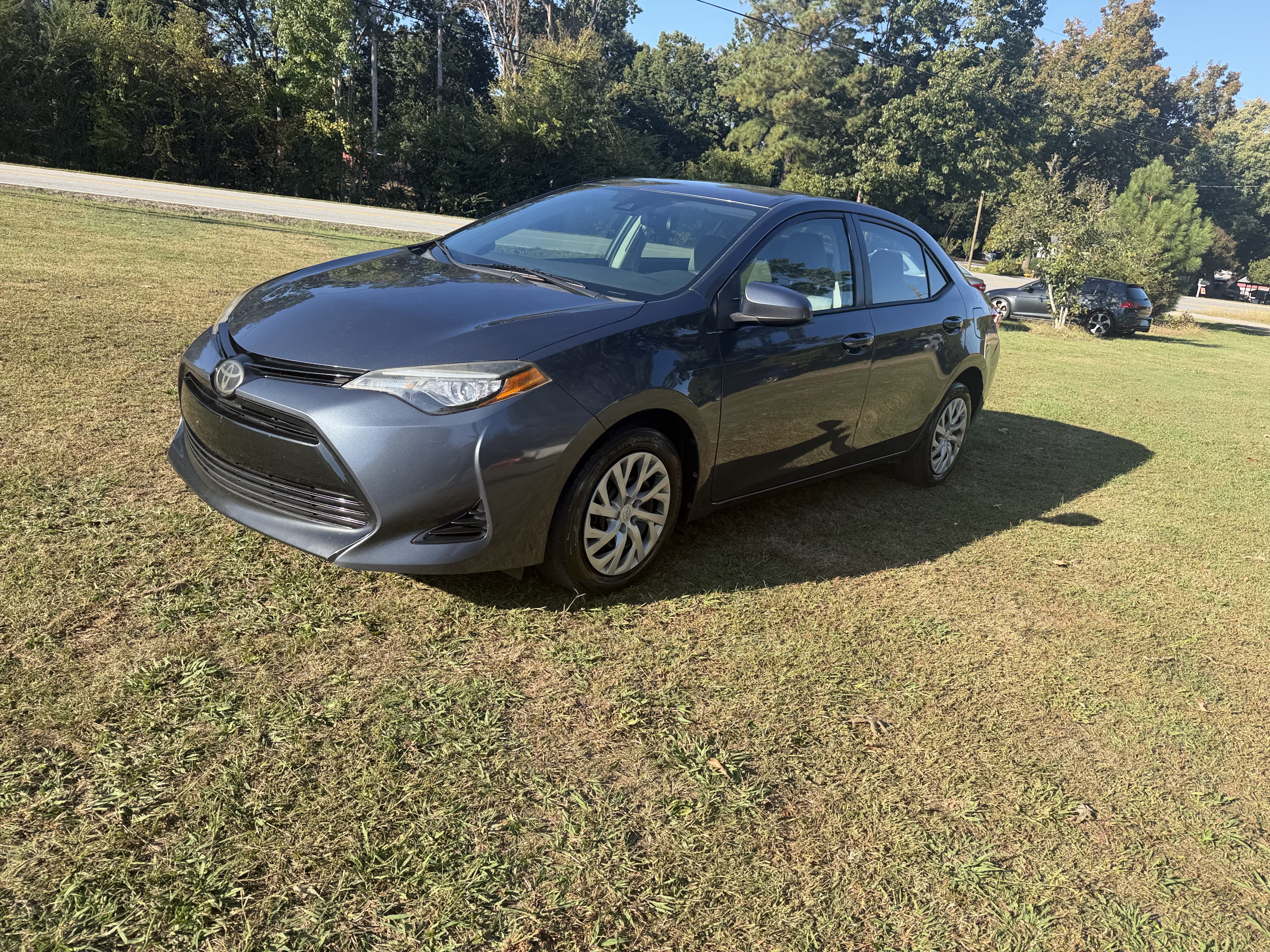 Used 2017 Toyota Corolla LE FWD image 7