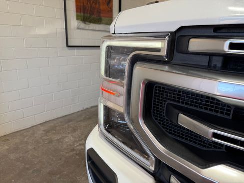 Used 2020 Ford F250 Super Duty Platinum image 11