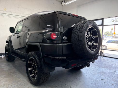 Used 2008 Toyota FJ Cruiser 4WD image 4