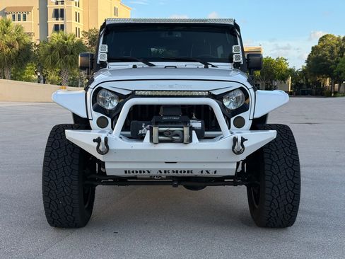 Used 2015 Jeep Wrangler 4WD Unlimited Sahara image 12