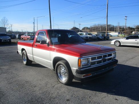 Used 1993 Chevrolet S10 Pickup LS image 4