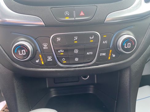 Used 2023 Chevrolet Equinox AWD LT w/ 1LT image 24