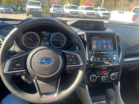 Used 2024 Subaru Forester Premium image 5