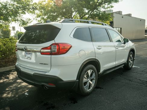 Used 2020 Subaru Ascent Premium 8-Passenger AWD/4WD image 4