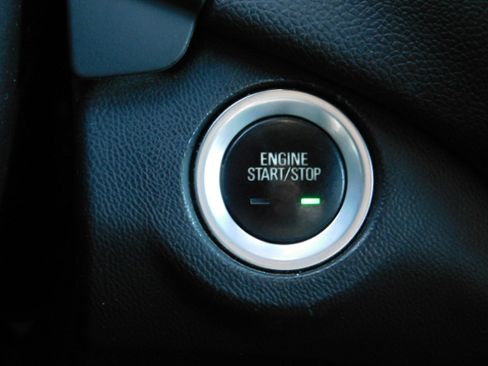 Used 2018 Chevrolet Equinox LT image 18