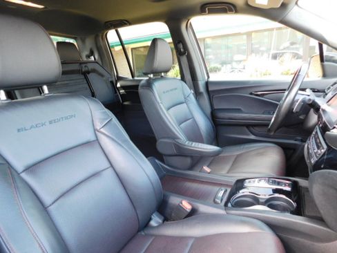 Used 2023 Honda Ridgeline AWD Black Edition image 25