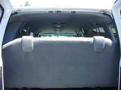 Used 2008 Ford E-350 and Econoline 350 Extended Wagon Super Duty RWD image 9