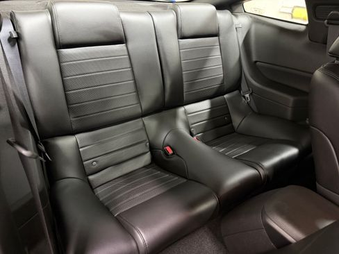 Used 2006 Ford Mustang GT Premium RWD image 30