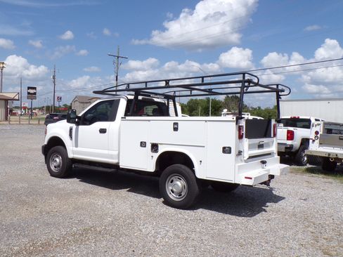 Used 2021 Ford F350 XL image 2