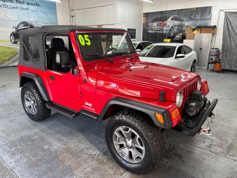 Used 2005 Jeep Wrangler SE image 1