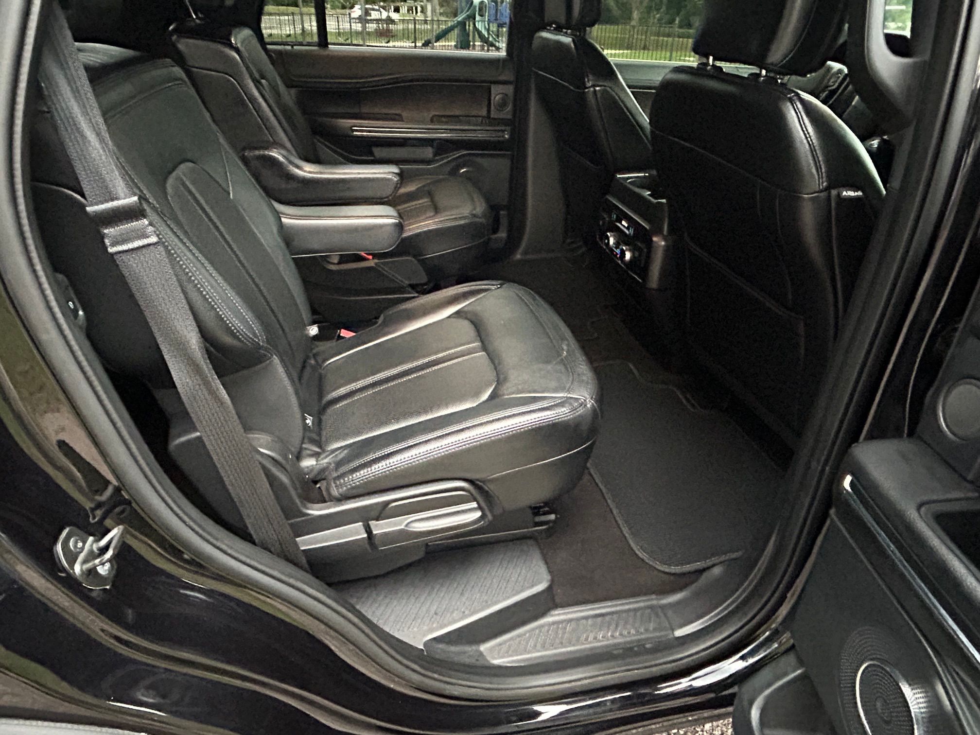 Used 2019 Ford Expedition 4WD Limited image 12
