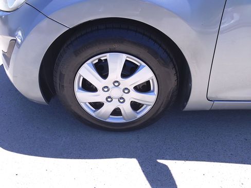 Used 2016 Hyundai Elantra SE FWD image 33