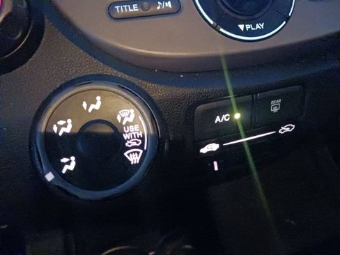 Used 2010 Honda Fit image 21