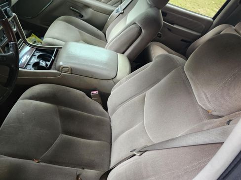 Used 2005 Cadillac Escalade ESV Platinum image 5