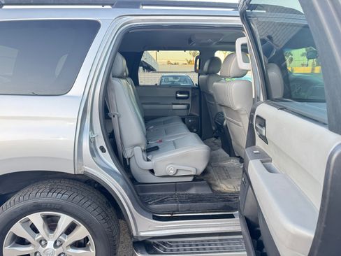 Used 2010 Toyota Sequoia Limited image 19