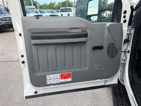 Used 2015 Ford F550 image 9