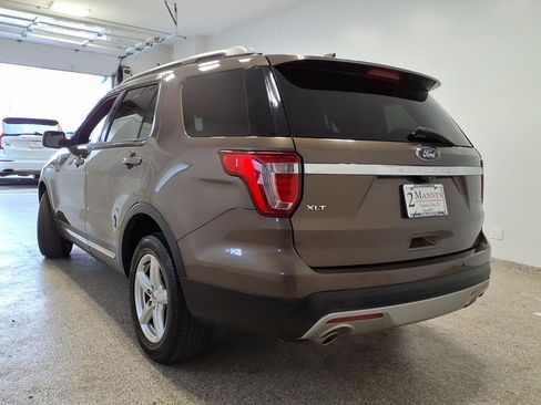 Used 2016 Ford Explorer XLT w/ Equipment Group 202A AWD/4WD image 6