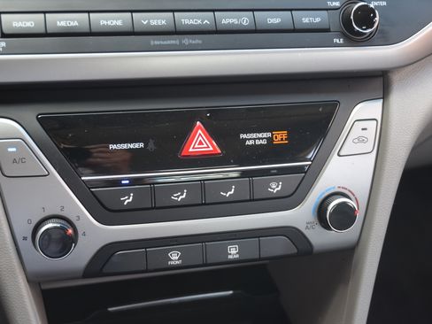 Used 2017 Hyundai Elantra SE FWD image 16