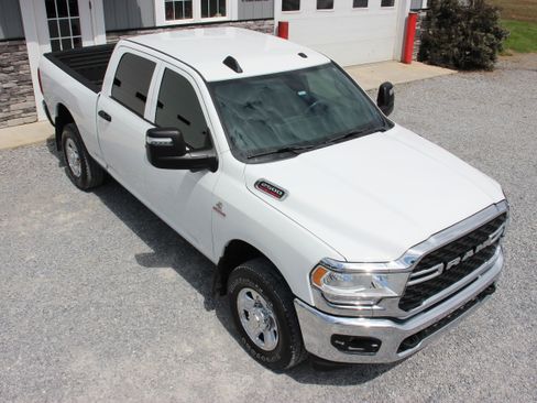 Used 2023 RAM 2500 4x4 Crew Cab Tradesman image 10