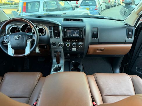 Used 2016 Toyota Sequoia Platinum image 2