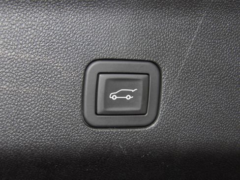 Used 2025 Chevrolet Tahoe 4WD Premier image 24
