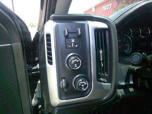 Used 2017 GMC Sierra 1500 SLE AWD/4WD image 16